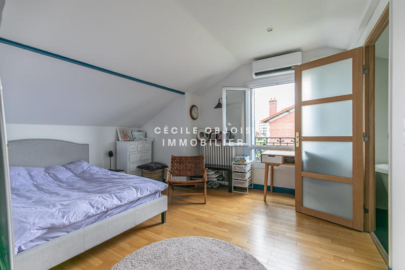 Maison - 224 m² - 10 pièces