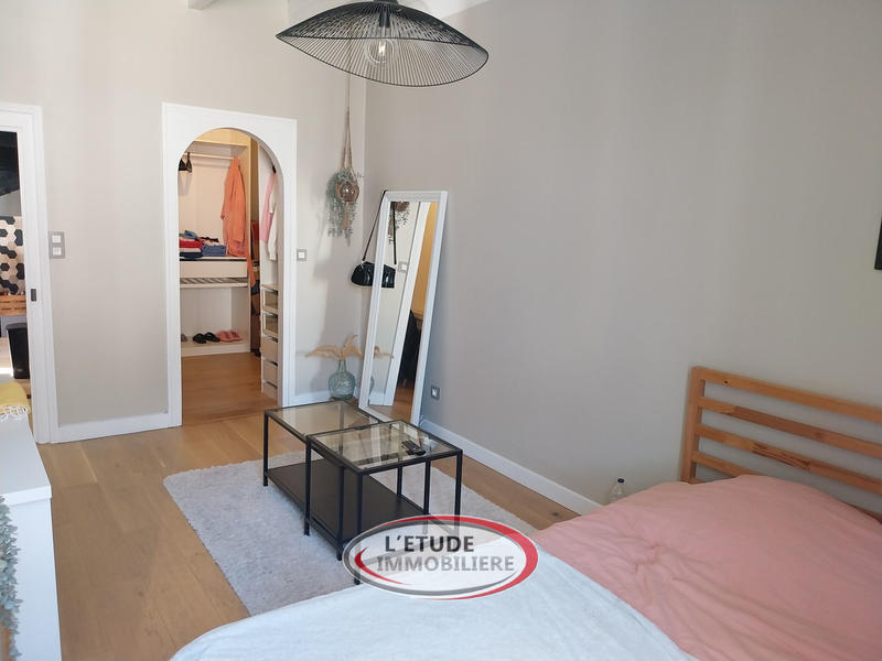 Maison - 250 m² - 7 pièces