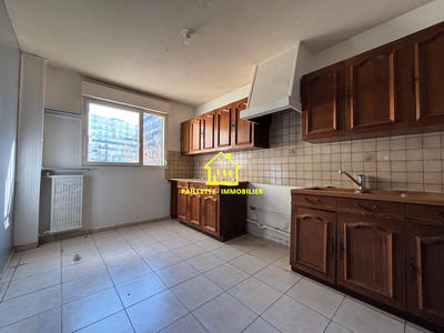 Appartement - 82 m² - 5 pièces