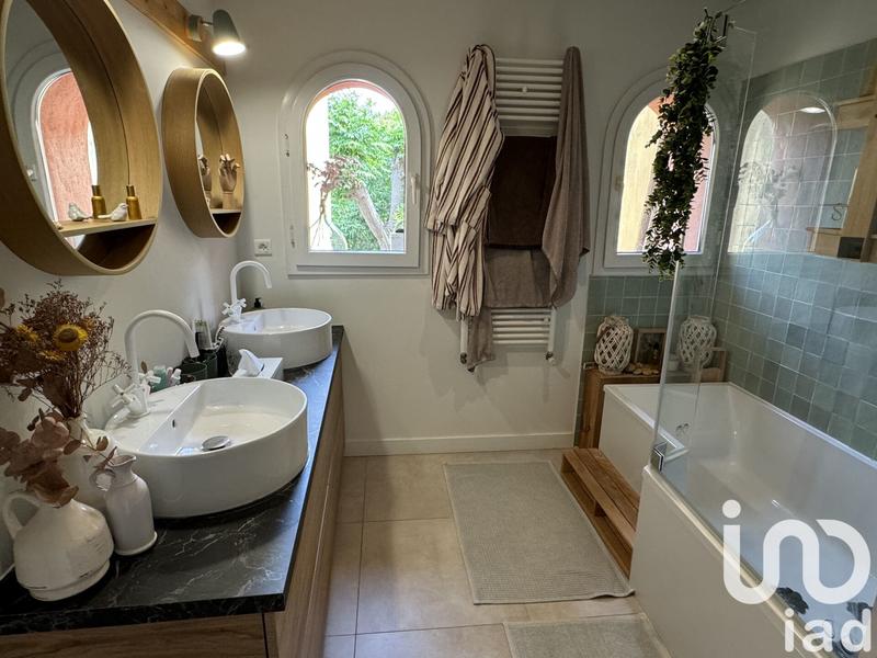 Maison - 213 m² - 6 pièces