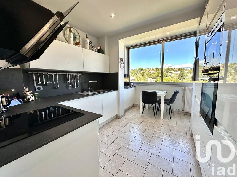 Appartement - 86 m² - 5 pièces