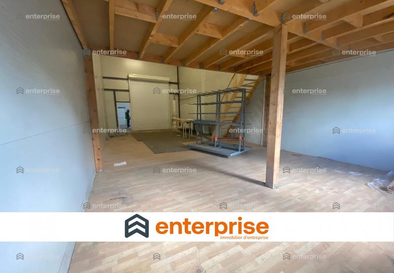 Local d'activité / Entrepôt - 140 m²
