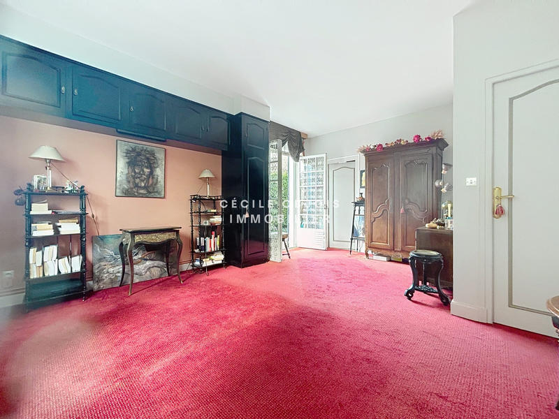 Maison - 201 m² - 7 pièces