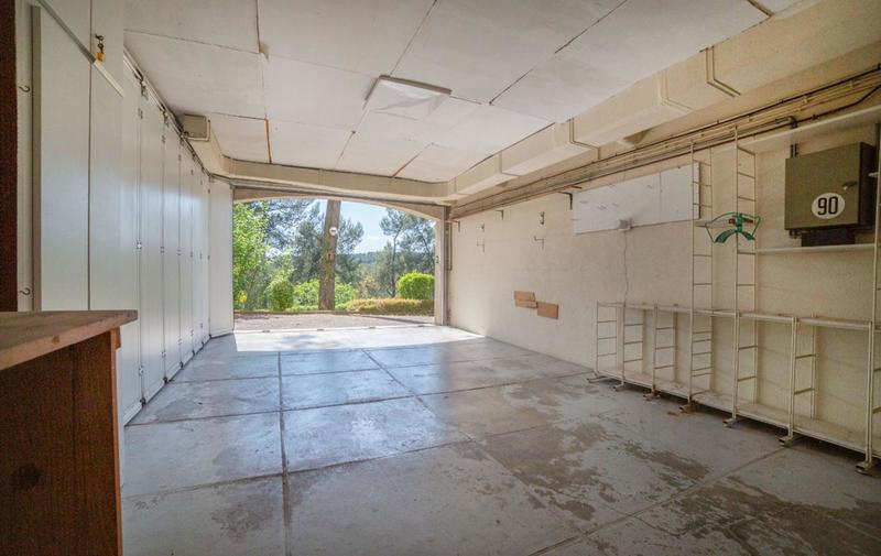 Maison - 248 m² - 9 pièces