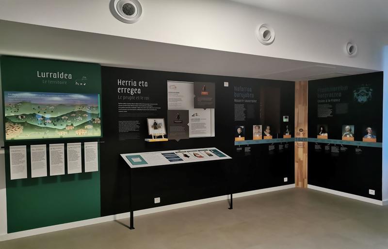 Visite du centre d'interprétation Mehaka sur la Basse Navarre en français.