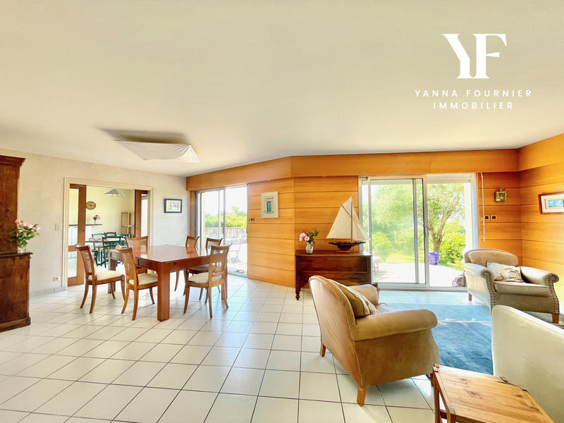 Maison - 199 m² - 7 pièces