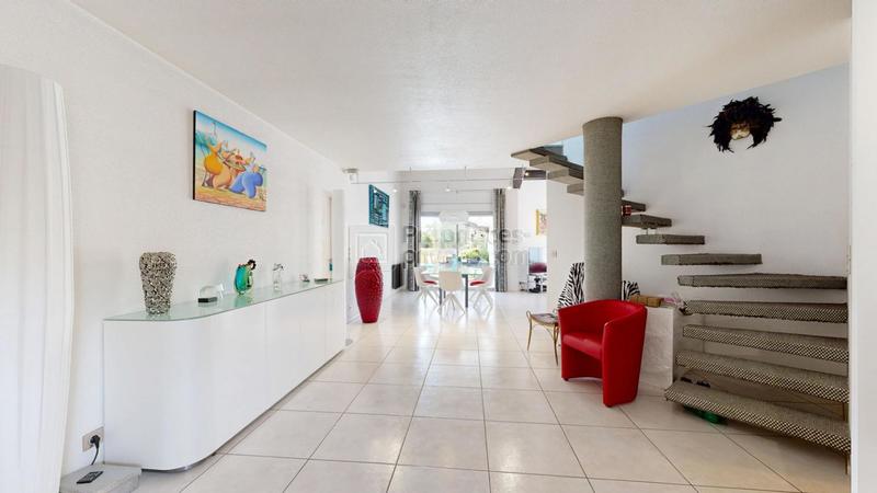 Maison - 196 m² - 6 pièces