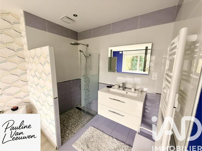 Maison - 235 m² - 8 pièces