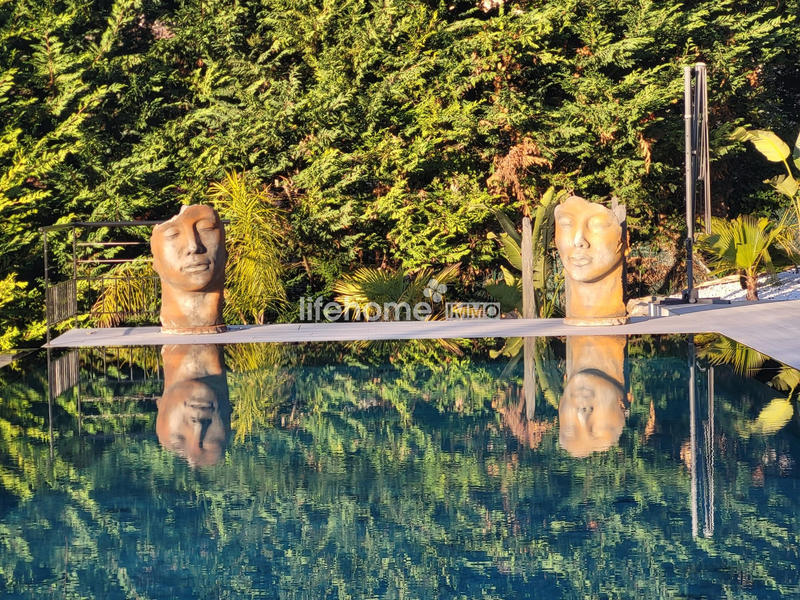 Villa - 234 m² - 5 pièces