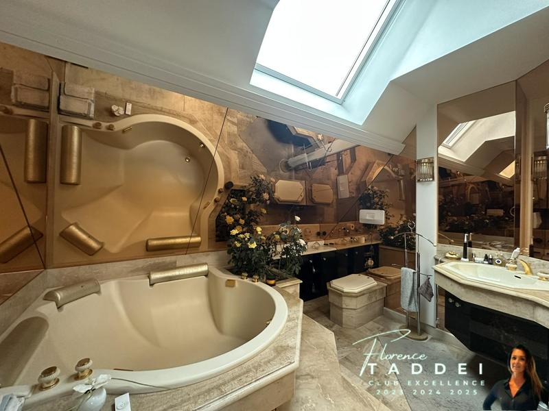 Maison - 200 m² - 7 pièces