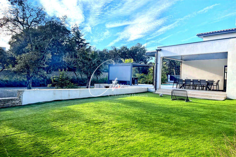 Maison contemporaine - 187 m² - 6 pièces