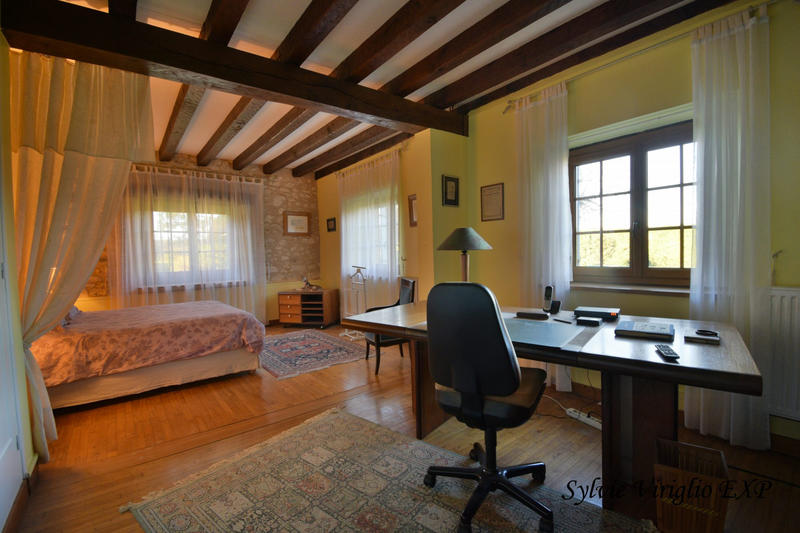 Maison - 207 m² - 6 pièces