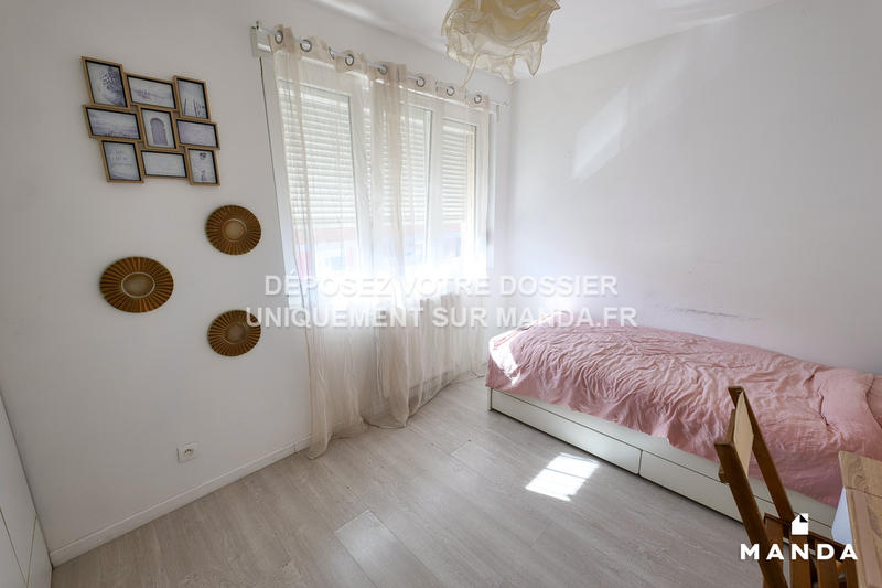 Chambre - 10 m² - 4 pièces