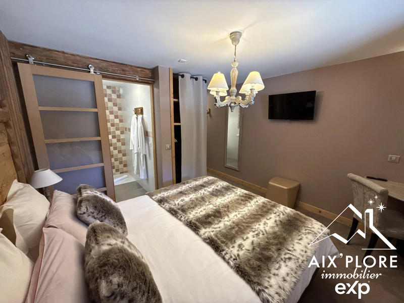 Châlet - 433 m² - 9 pièces