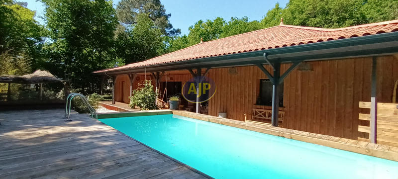 Villa - 200 m² - 7 pièces