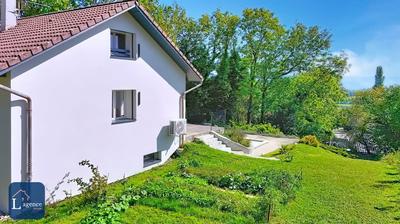 Maison - 277 m² - 6 pièces