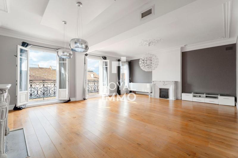 Appartement - 175 m² - 5 pièces