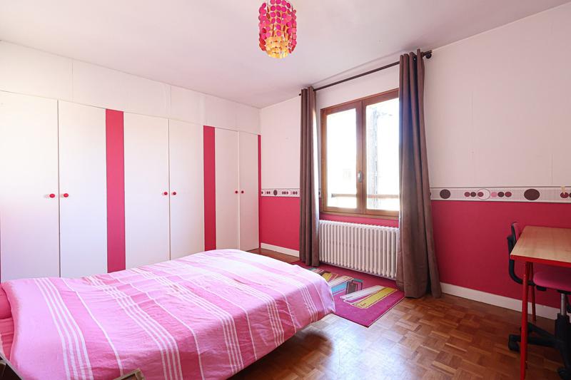 Maison - 220 m² - 8 pièces