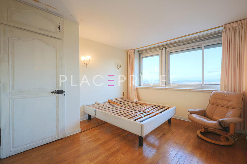 Appartement - 135 m² - 5 pièces