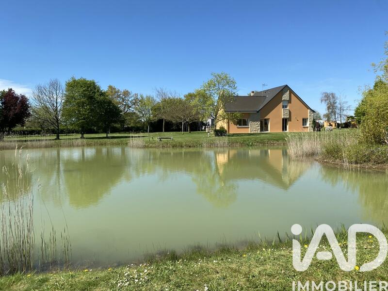 Maison - 222 m² - 7 pièces