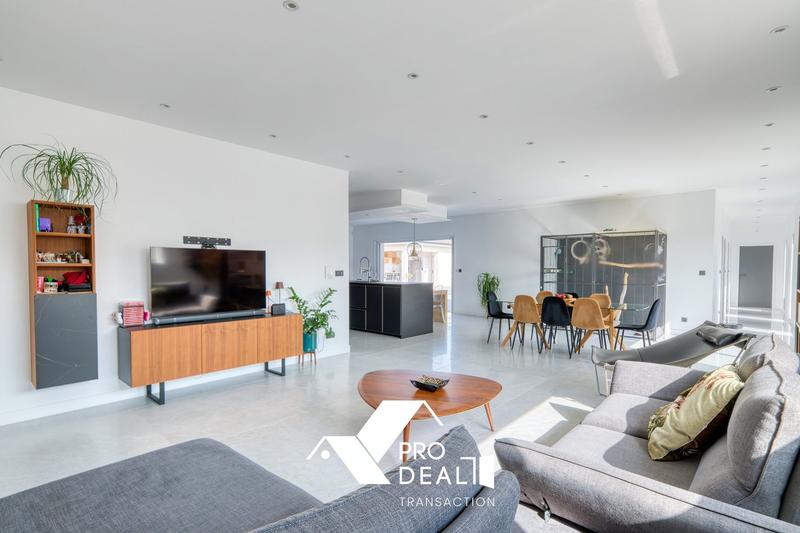 Maison contemporaine - 260 m² - 8 pièces