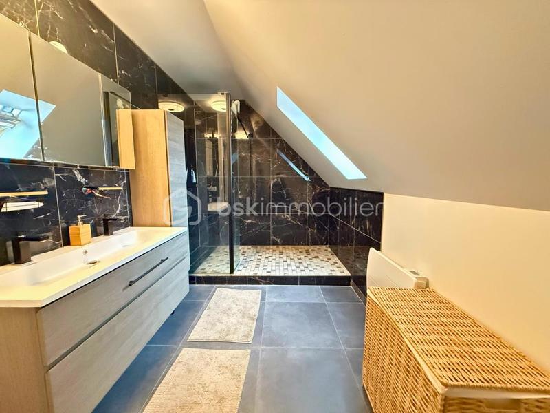 Pavillon - 100 m² - 5 pièces