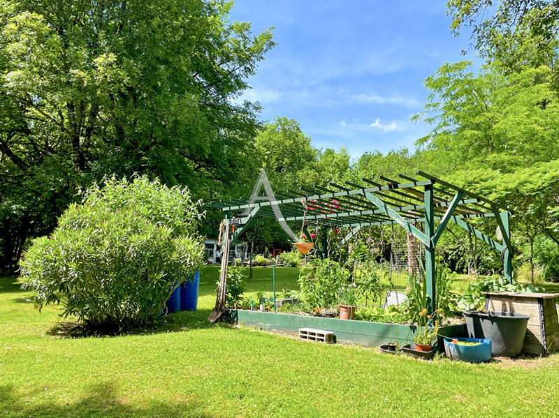 Maison - 193 m² - 9 pièces