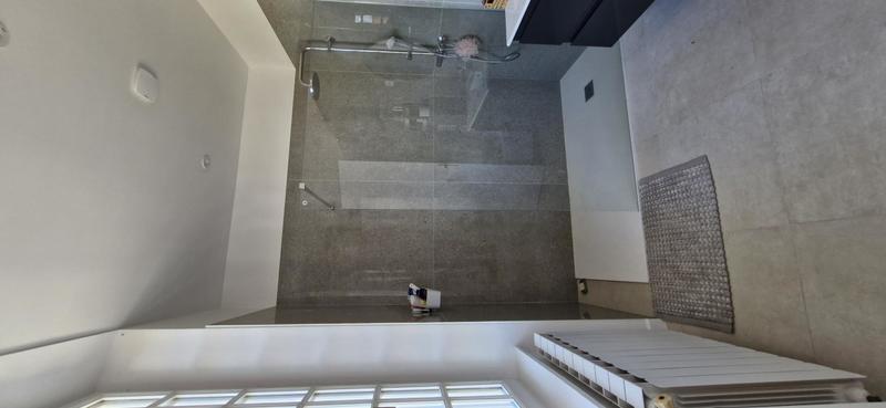 Maison - 241 m² - 8 pièces