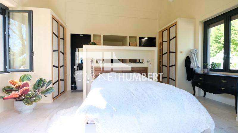 Maison - 380 m² - 9 pièces