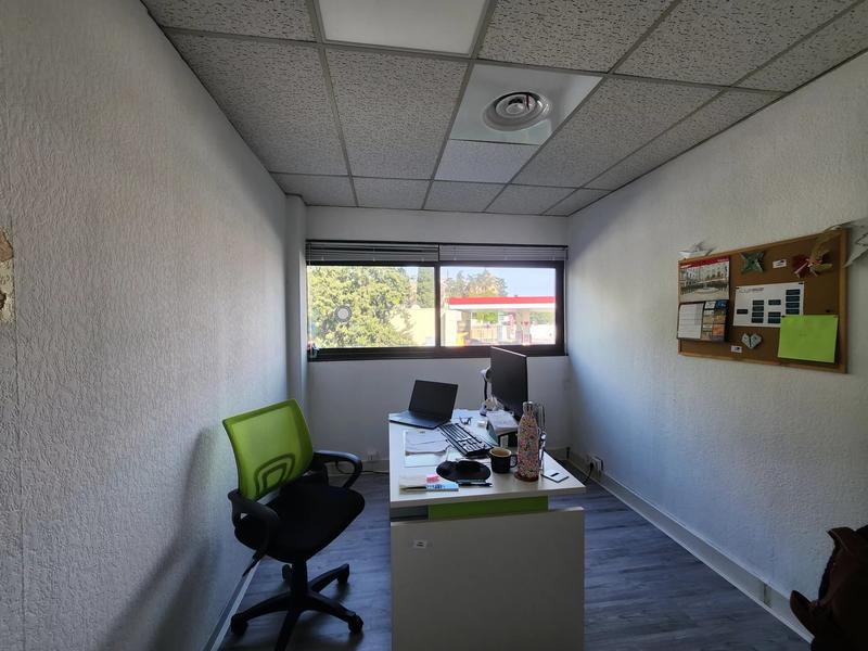 Bureau - 120 m² - 6 pièces