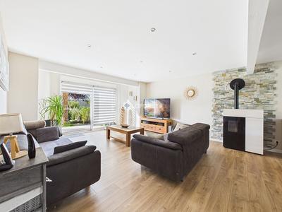 Maison - 153 m² - 7 pièces