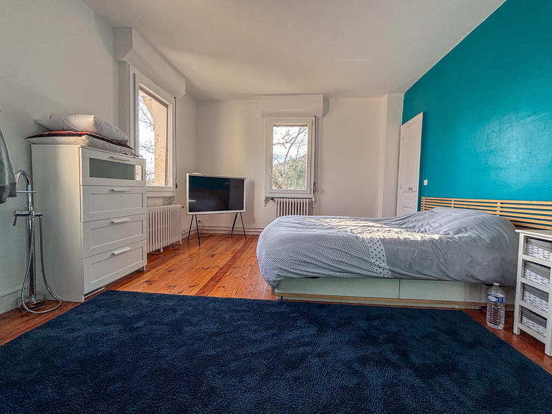 Propriété - 280 m² - 12 pièces