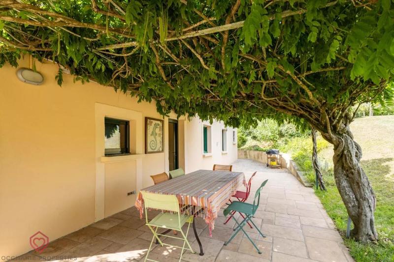 Demeure - 304 m² - 10 pièces