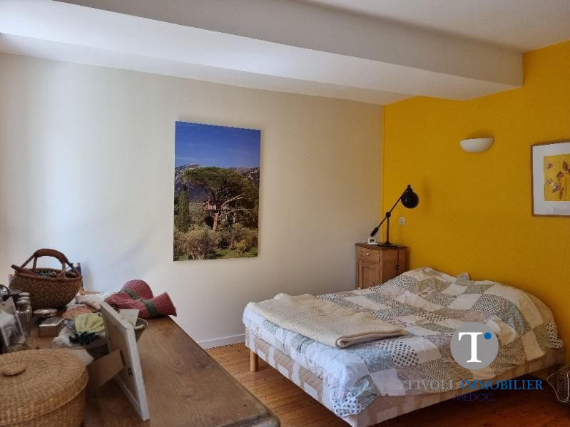 Maison - 431 m² - 9 pièces