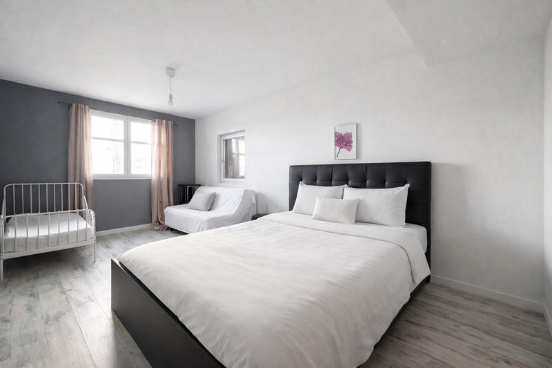 Maison - 220 m² - 5 pièces