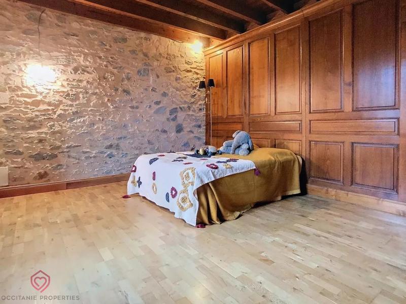 Demeure - 170 m² - 5 pièces