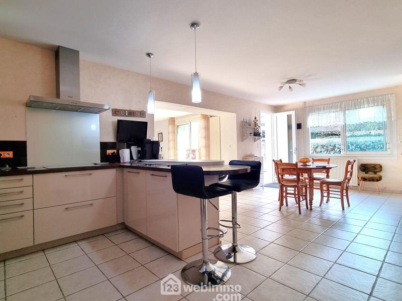 Maison - 99 m² - 4 pièces