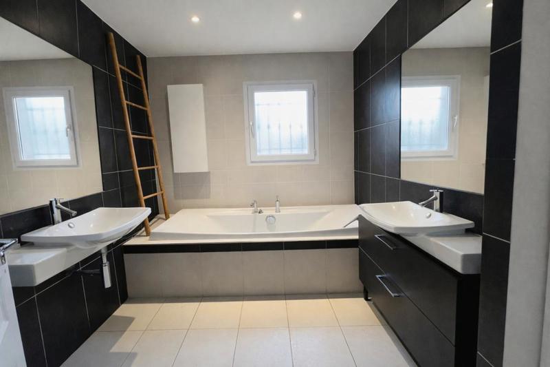 Maison - 114 m² - 4 pièces