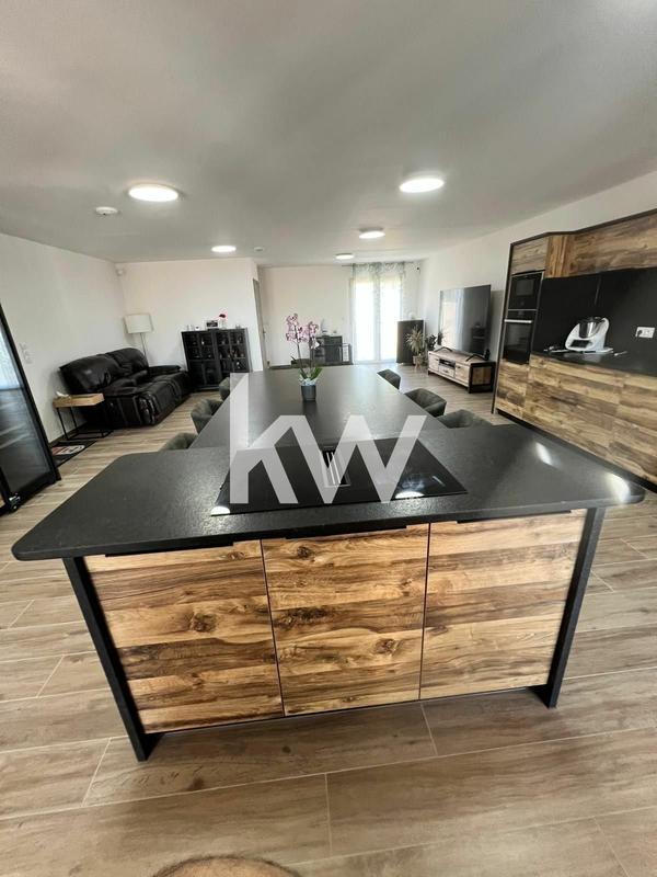 Maison contemporaine - 201 m² - 9 pièces