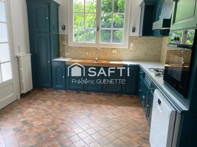 Maison - 137 m² - 6 pièces