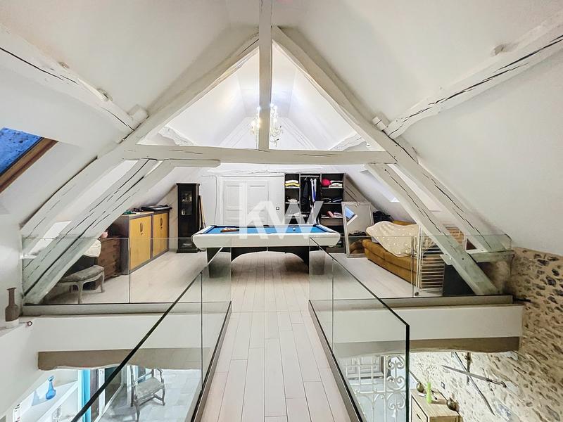 Maison - 274 m² - 10 pièces