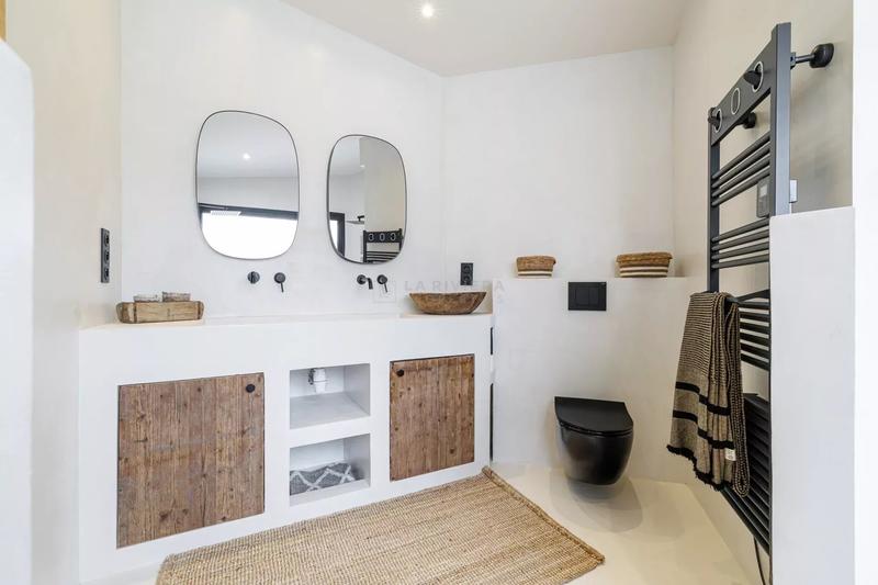 Appartement - 257 m² - 8 pièces