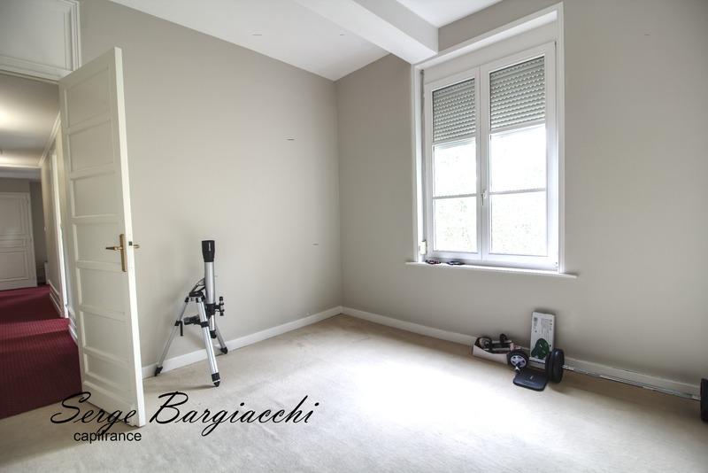 Appartement - 134 m² - 6 pièces