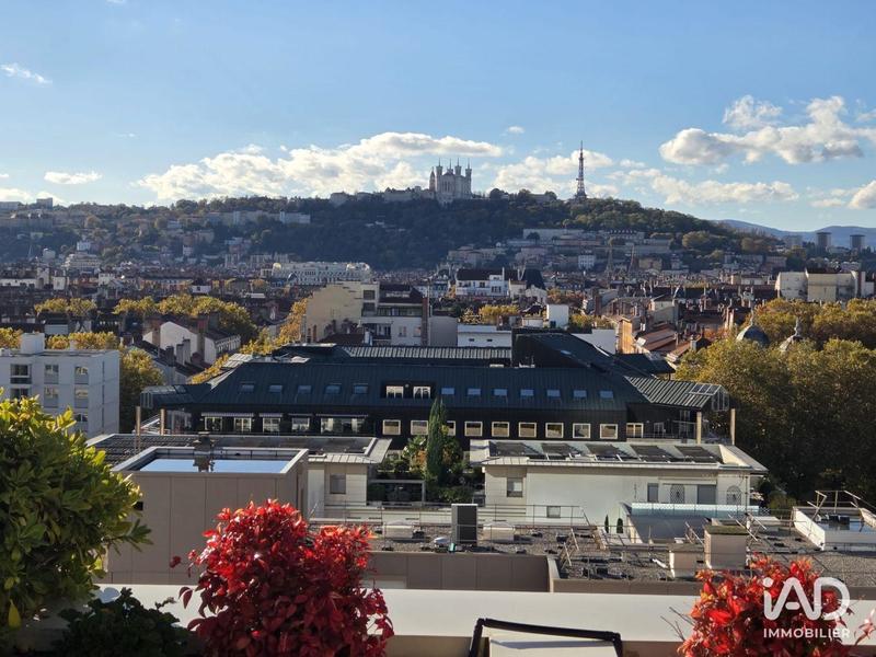 Appartement - 85 m² - 3 pièces