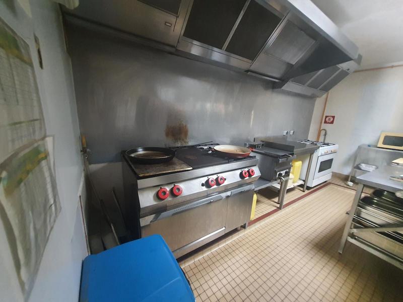 Local commercial - 10 pièces