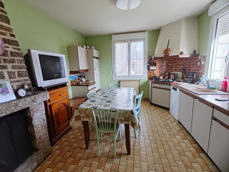 Maison - 202 m² - 8 pièces