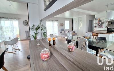 Maison - 100 m² - 6 pièces