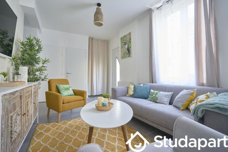 Chambre - 11 m² - 1 pièce