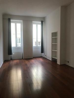 Studio - 30 m² - 1 pièce