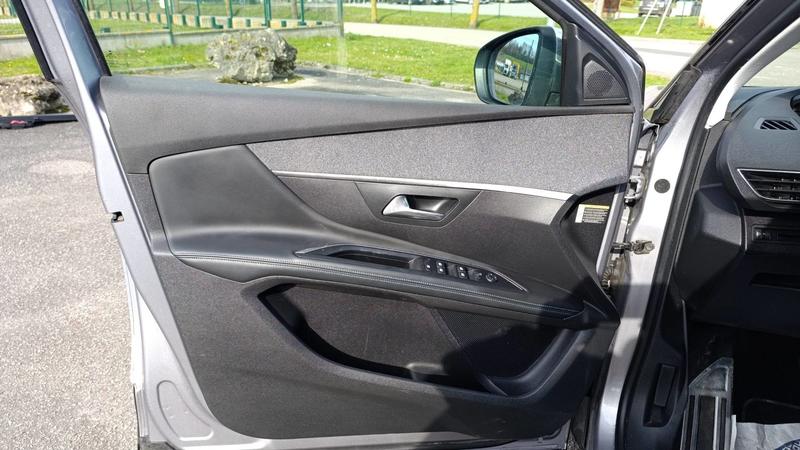 Peugeot 5008 1.6 BlueHDi 120 Eat6 Crossway - Automatique